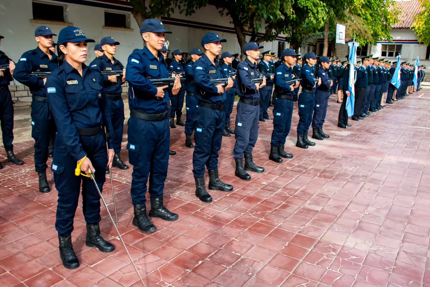 Formación de aspirantes en el patio de la Escuela de Cadetes Dr. Antonino Aberastain
