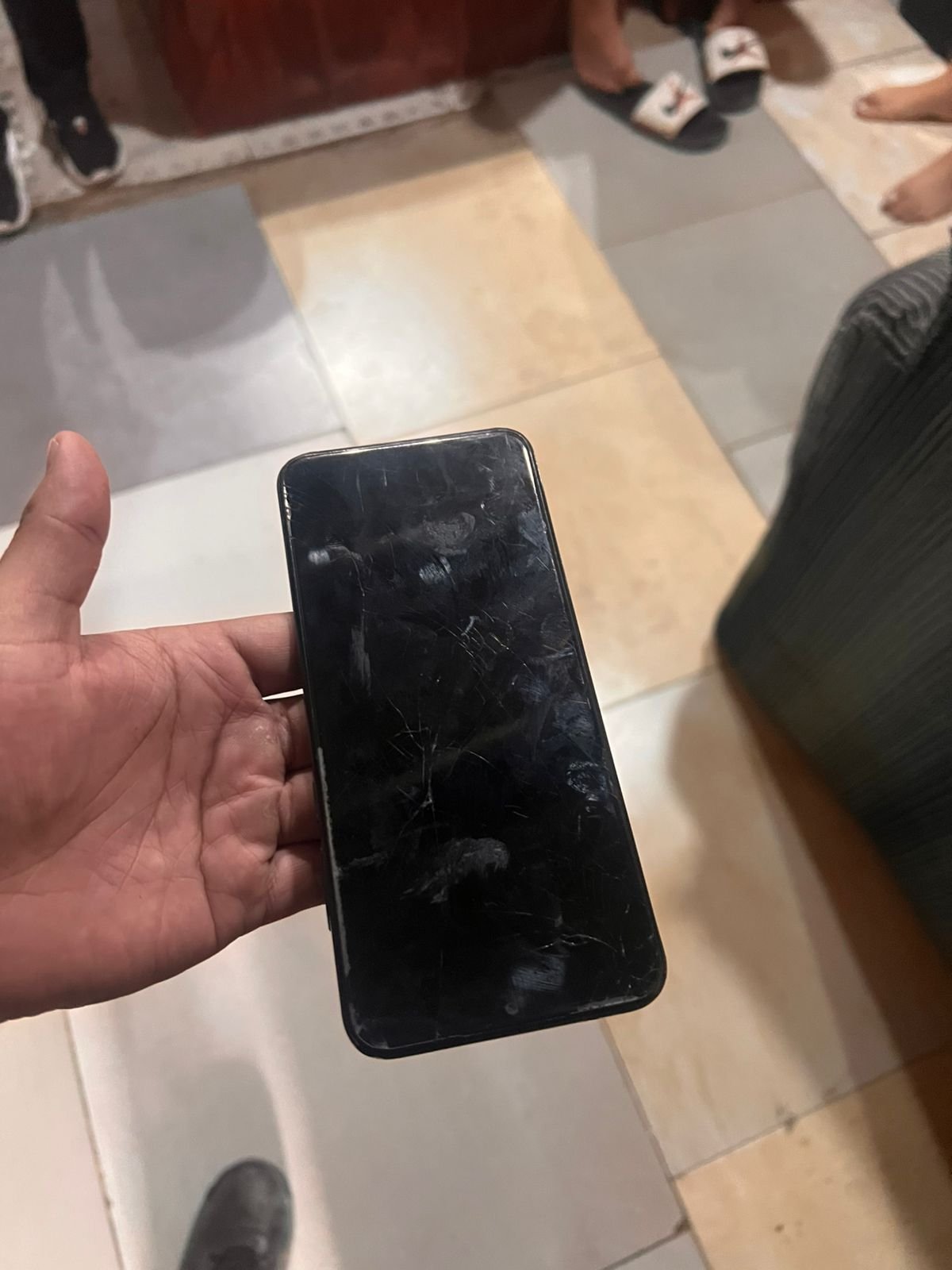 Dos jóvenes detenidos por robo de celulares en Barrio Marquesado III