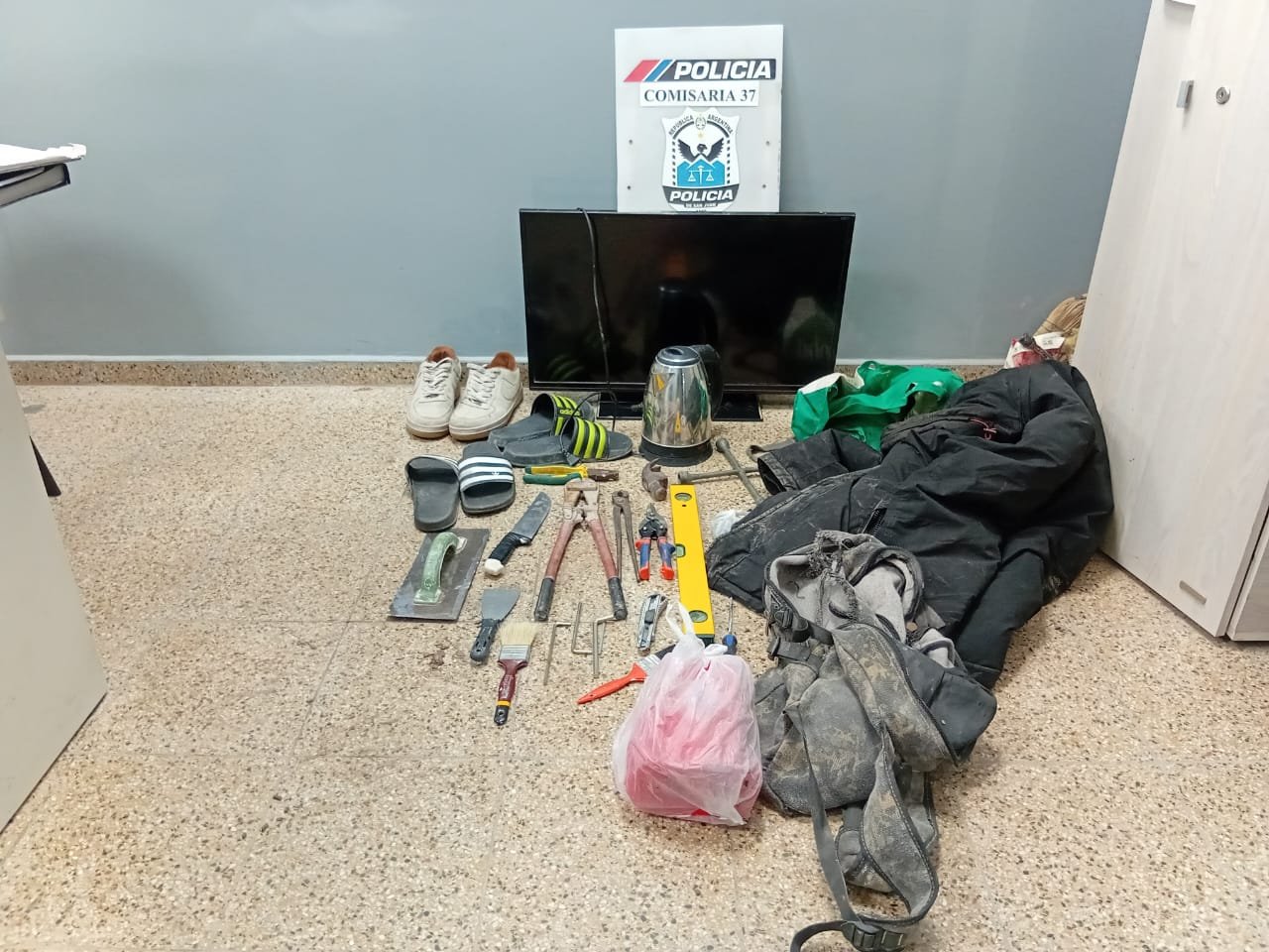 Robo agravado y resistencia a la autoridad en Caucete: un detenido