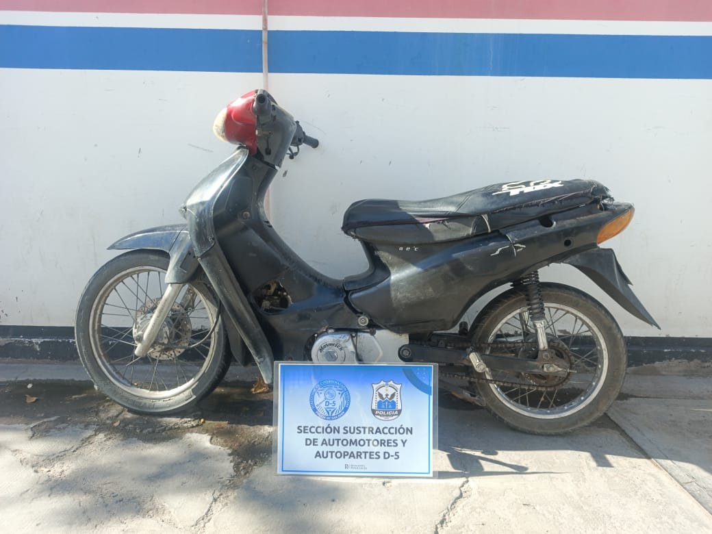 Motocicleta robada secuestrada en Rawson: un hombre vinculado