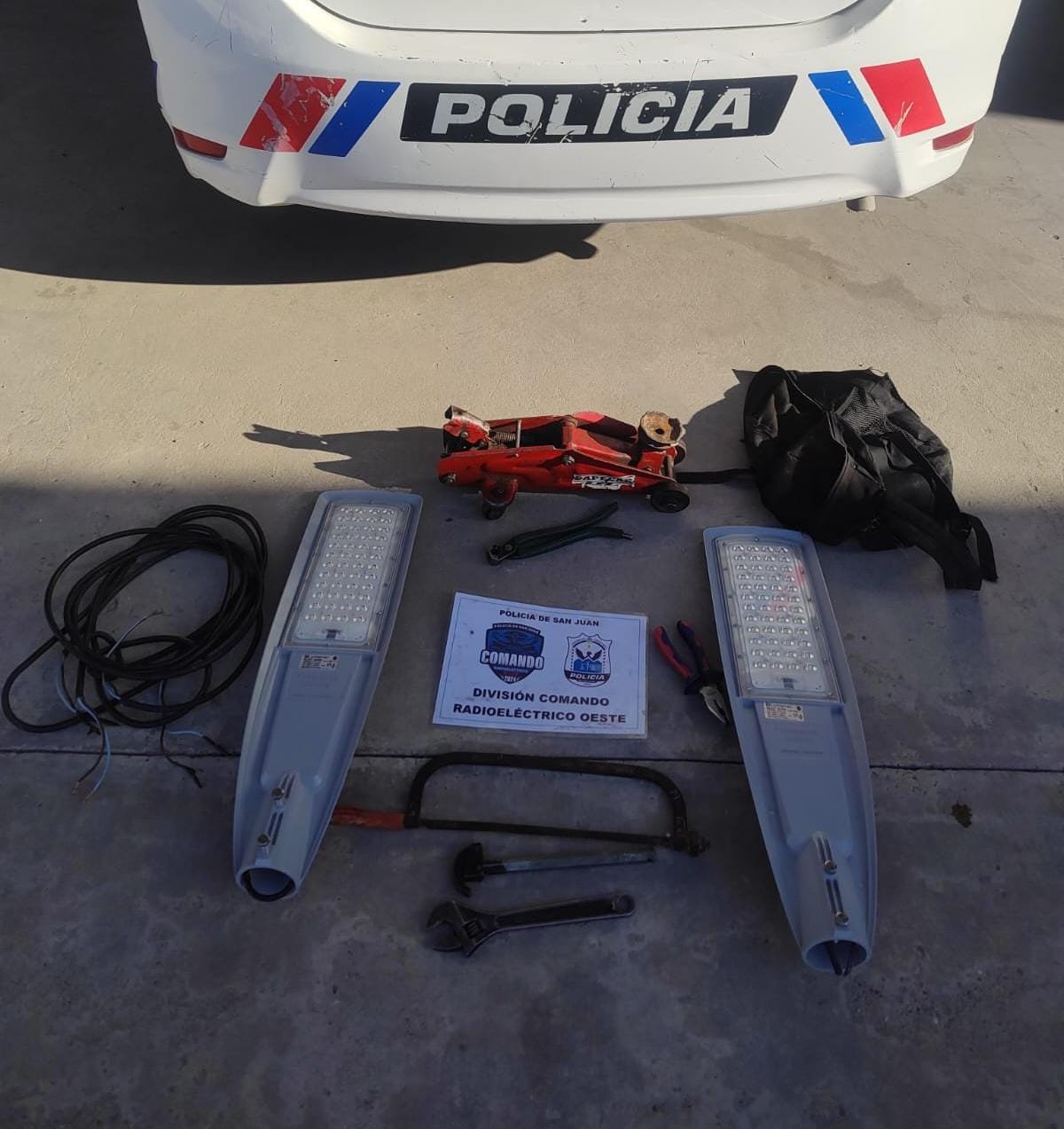 Dos aprehendidos por robo de alumbrado público en Marquesado