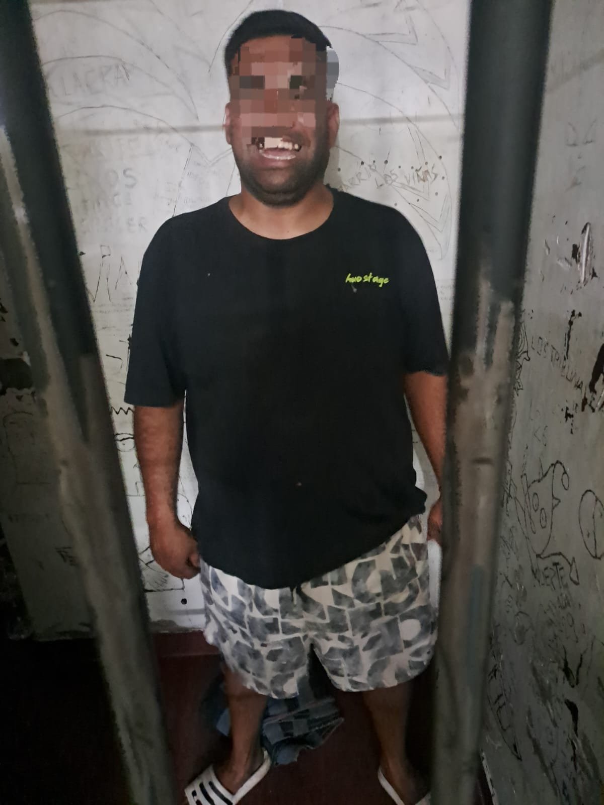 Hombre detenido tras golpear a peatón en Santa Lucía