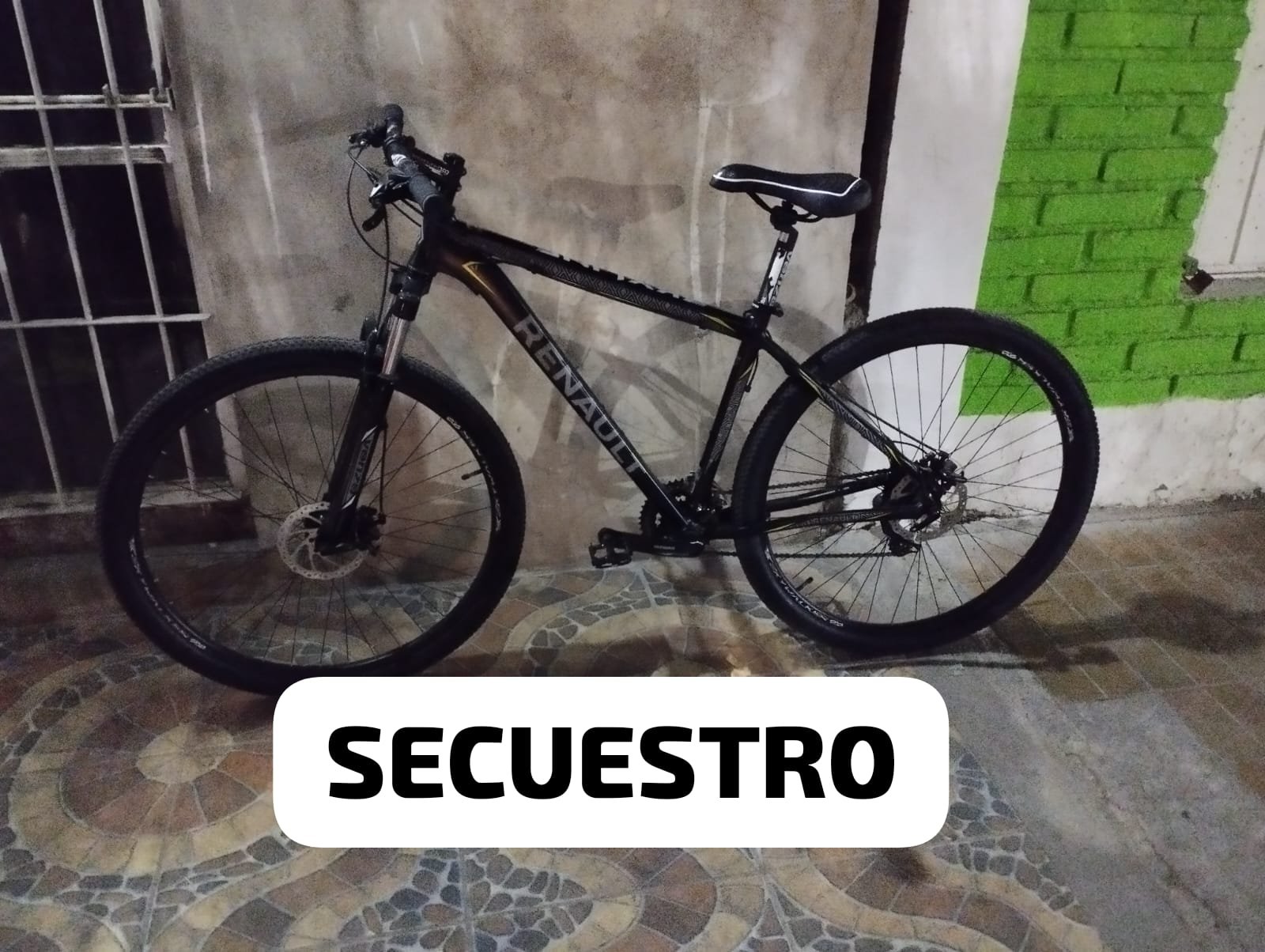 Dos aprehendidos por intento de robo en Capital