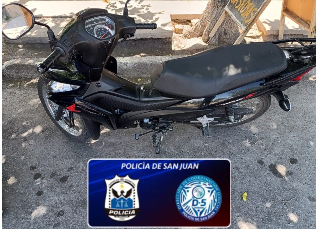 Recuperan motocicleta robada en Rawson