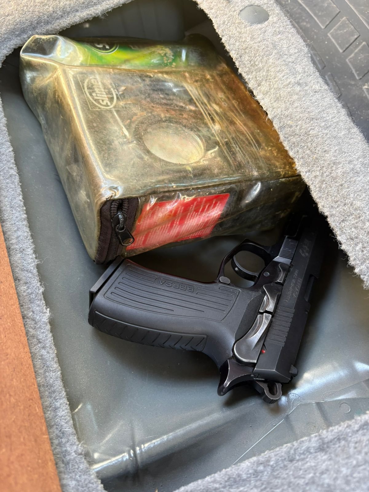 Allanamiento en Rawson: secuestran drogas, armas y dinero