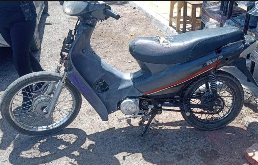 Recuperan motocicleta sustraída en Rawson: un detenido