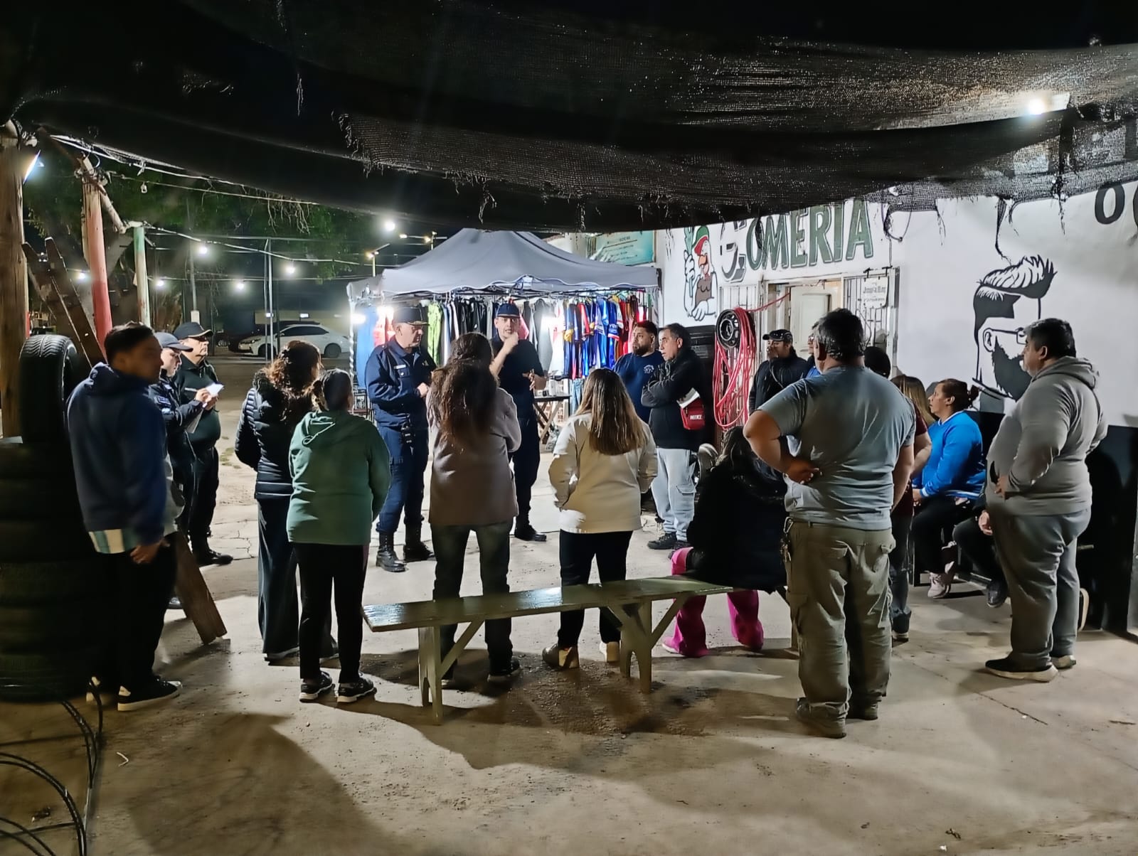TRABAJO CONJUNTO EN CHIMBAS: VECINOS DE CALLE MENDOZA Y ORO AVANZAN EN ACCIONES PREVENTIVAS
