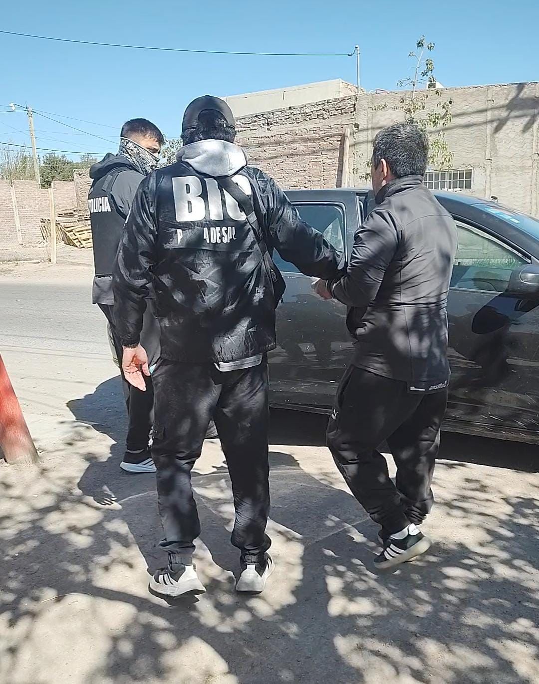 Cayó un hombre tras dos allanamientos en Rawson 