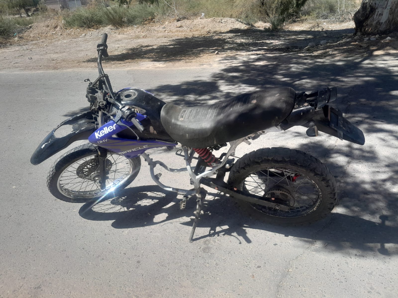 Recuperan una moto robada que estaba desarmada en la vía pública