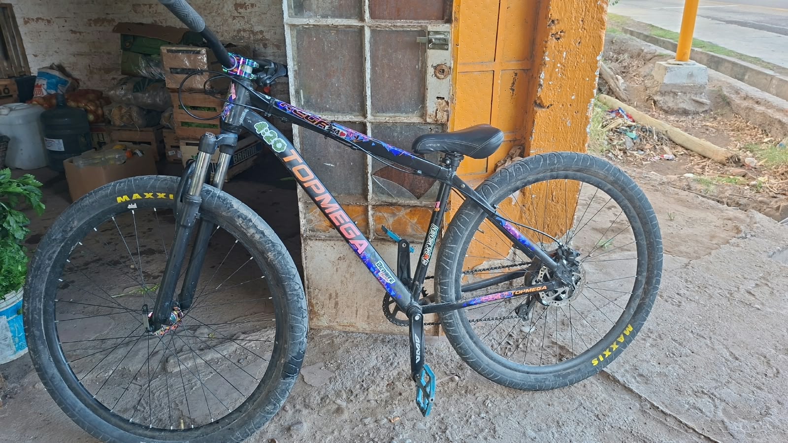Dos aprehendidos por intentar robar una bicicleta en la vía pública