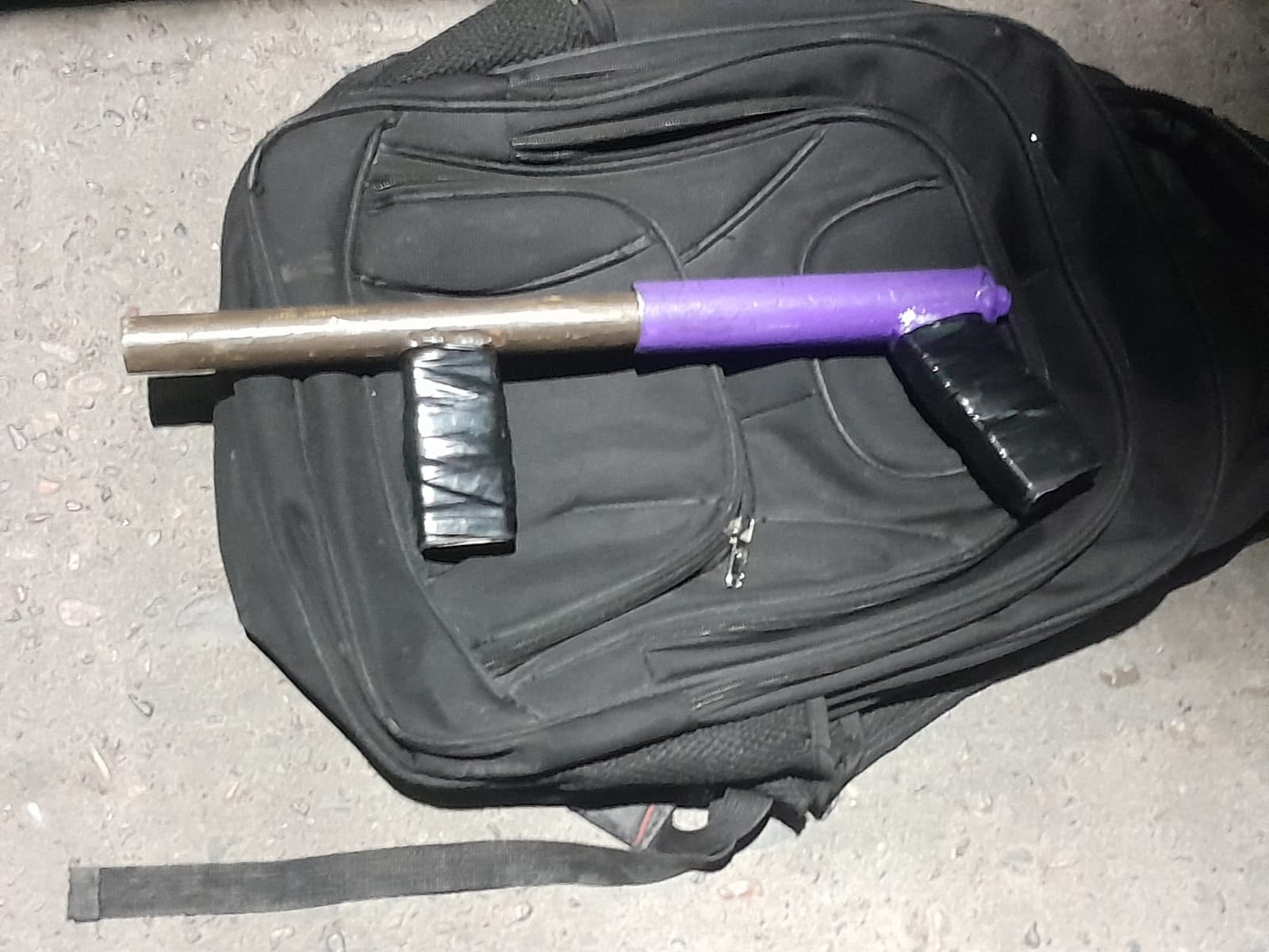 Aprehendieron a un joven que llevaba una tumbera en la mochila
